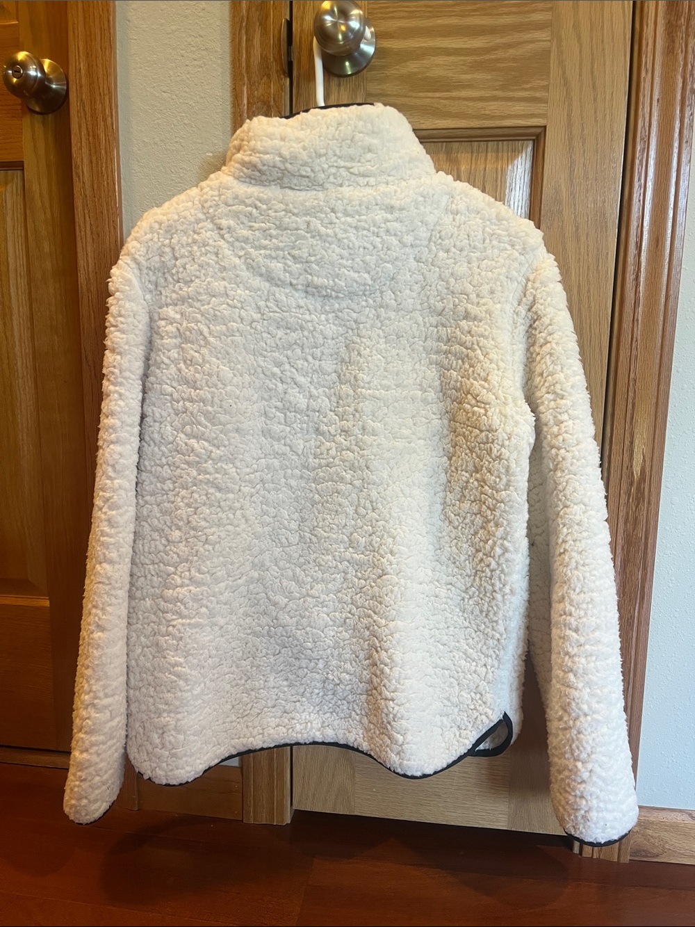 Thread & Supply Cream Quarter Zip Sherpa/Fleece Jacket with Black Trim - XS - Picture 3 of 4